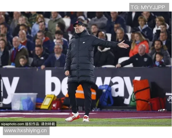 克雷格波特强势突破撤步远投被犯规成功打成3加1 克雷格波特强势突破撤步远投被犯规成功打成3加1