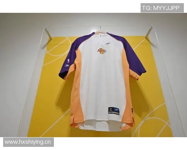 科比亲穿24号球衣拍出889万美元创纪录06年仅售10000美元