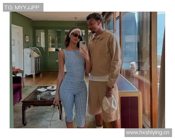 小吧社交秀：胡梅尔斯女友惊艳T台卡卡贝克汉姆同框引发热议