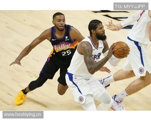 保罗乔治表现平平14投仅5得19分4篮板4抢断2盖帽罚球命中率尚可